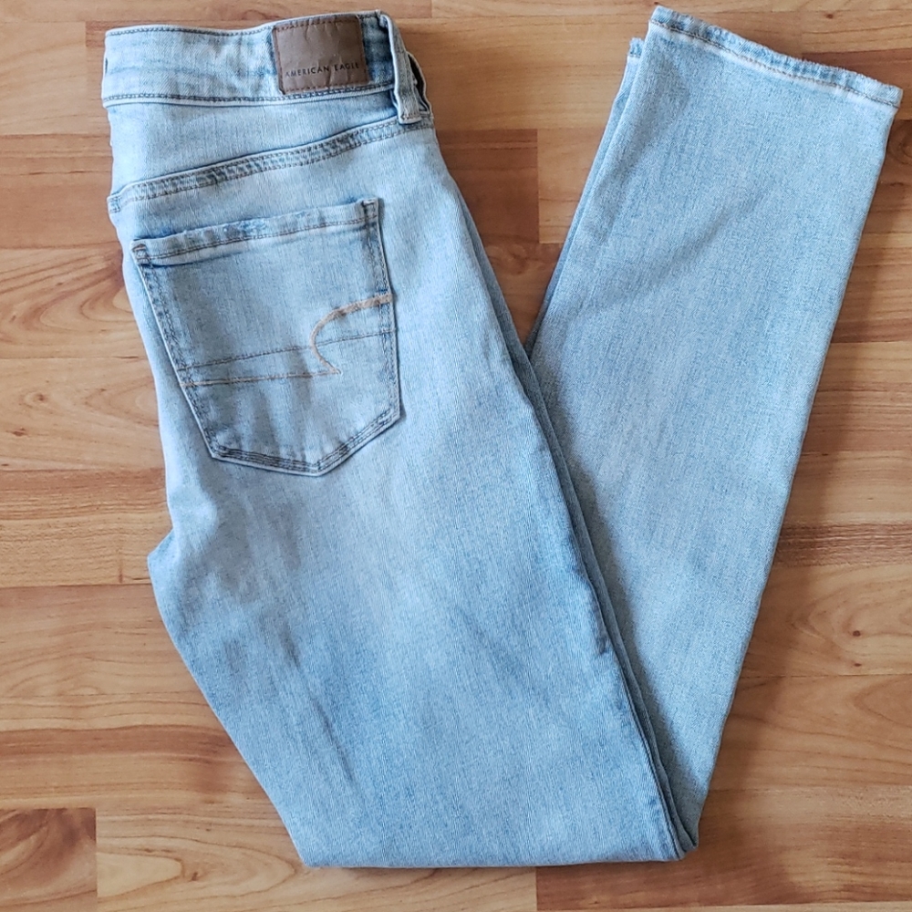 American Eagle skinny jeans Sz 4 short
